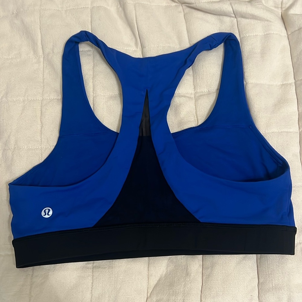 Lululemon sports bra size 8